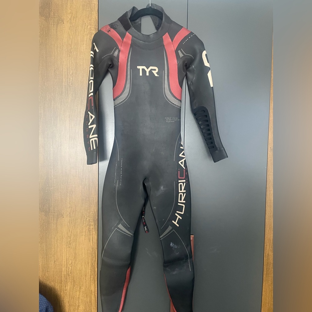 TYR Hurricane Neoprene Wetsuit, full sleeve, in Women’s Small
